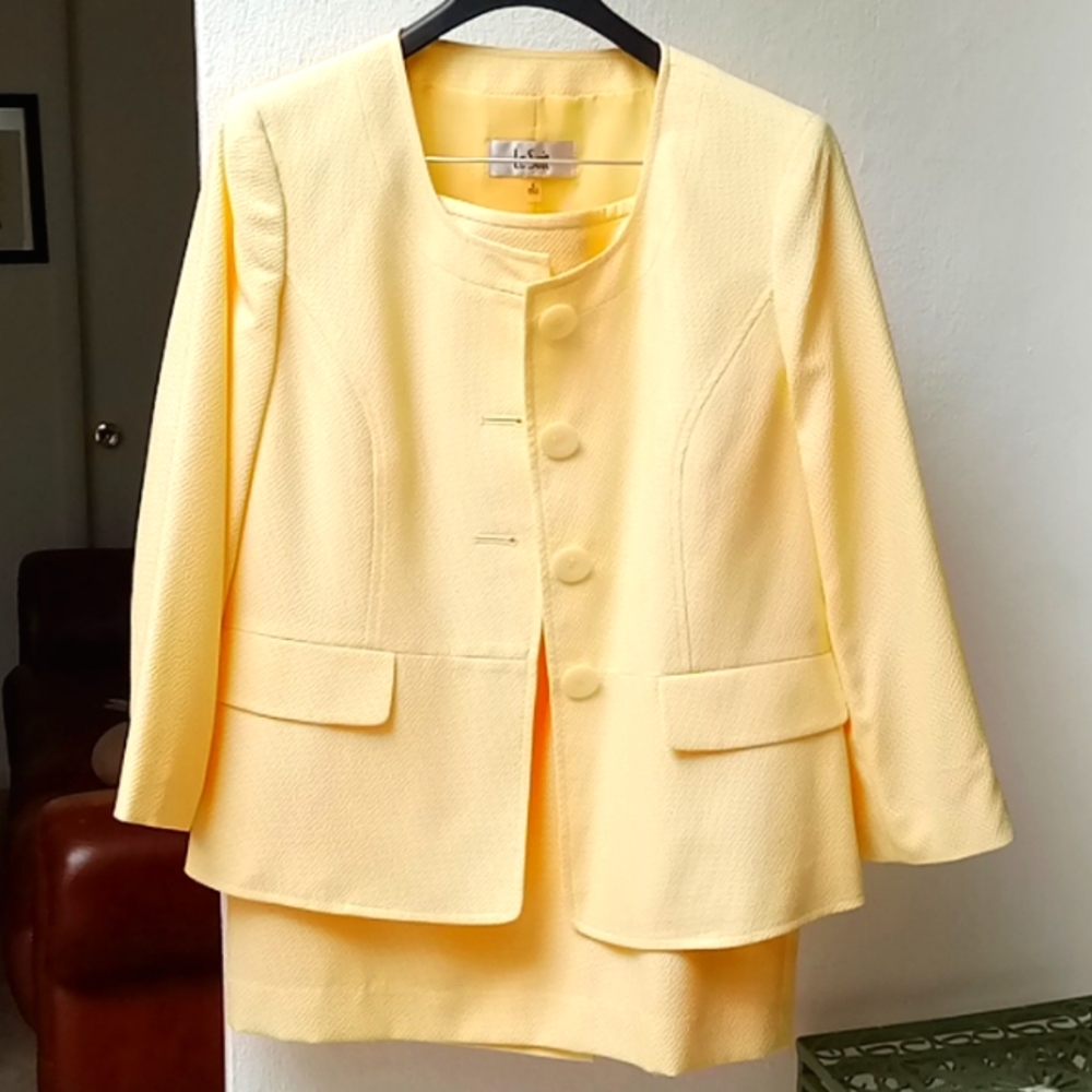 Le Suit Skirt Suit